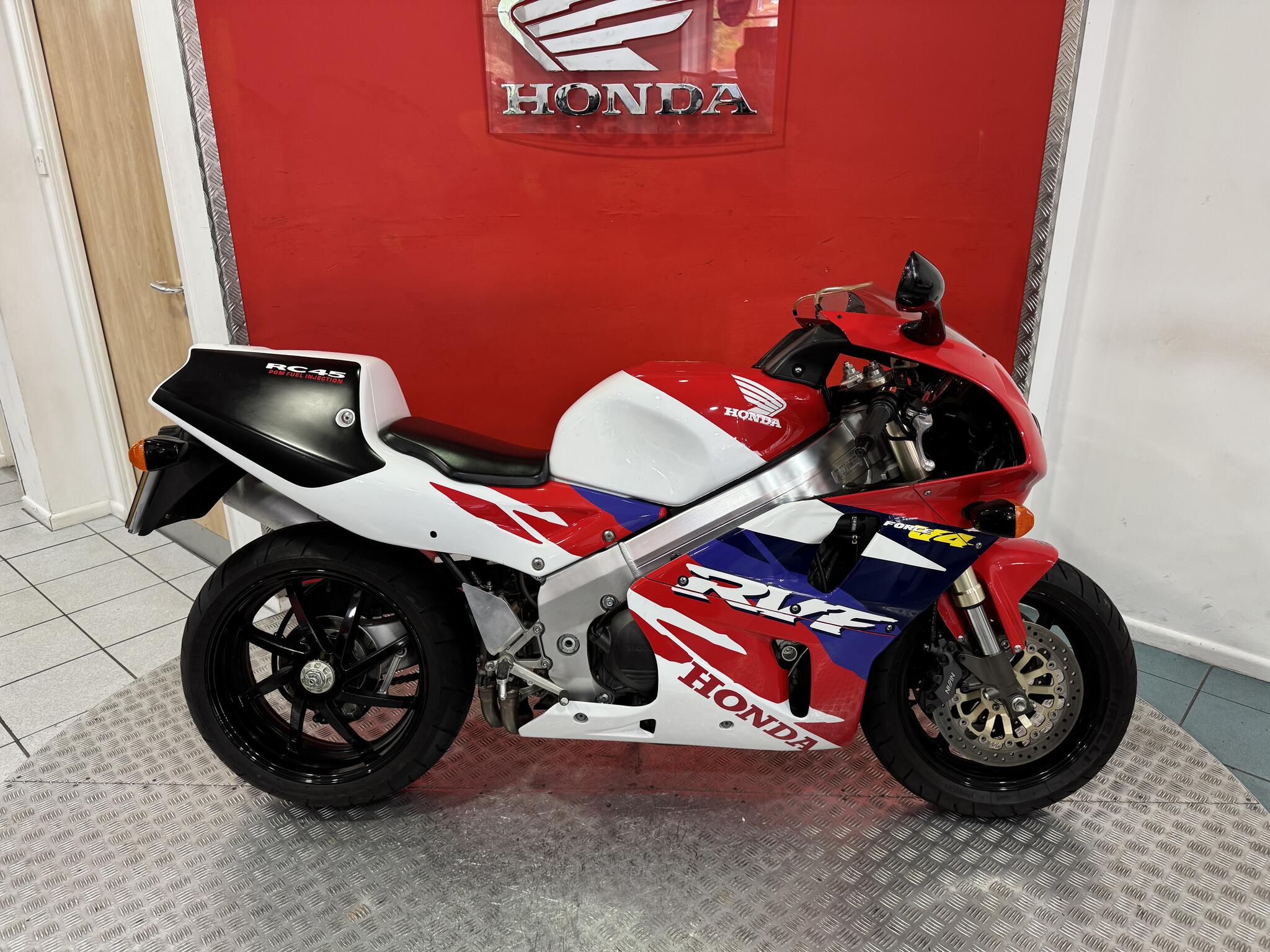 RVF750(RC45)[04社外marchesini黒リアホイール]検VFR750R｝F